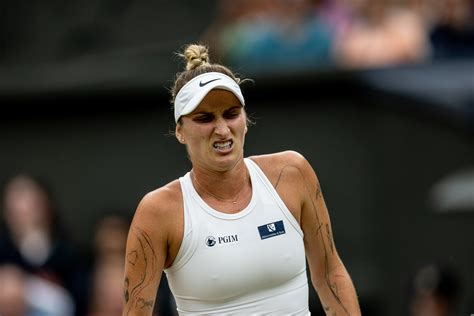 2023 Wimbledon Champion Vondrousova Undergoes Surgery .